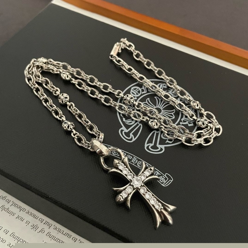 Ch**me He**ts necklaces